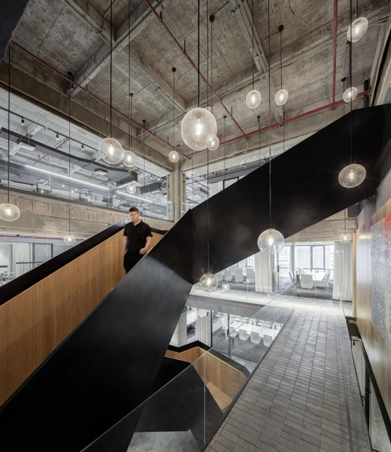 BIM Architecture | Introducing Suspended Meeting Rooms into Mobile Office Space/JSPA Design