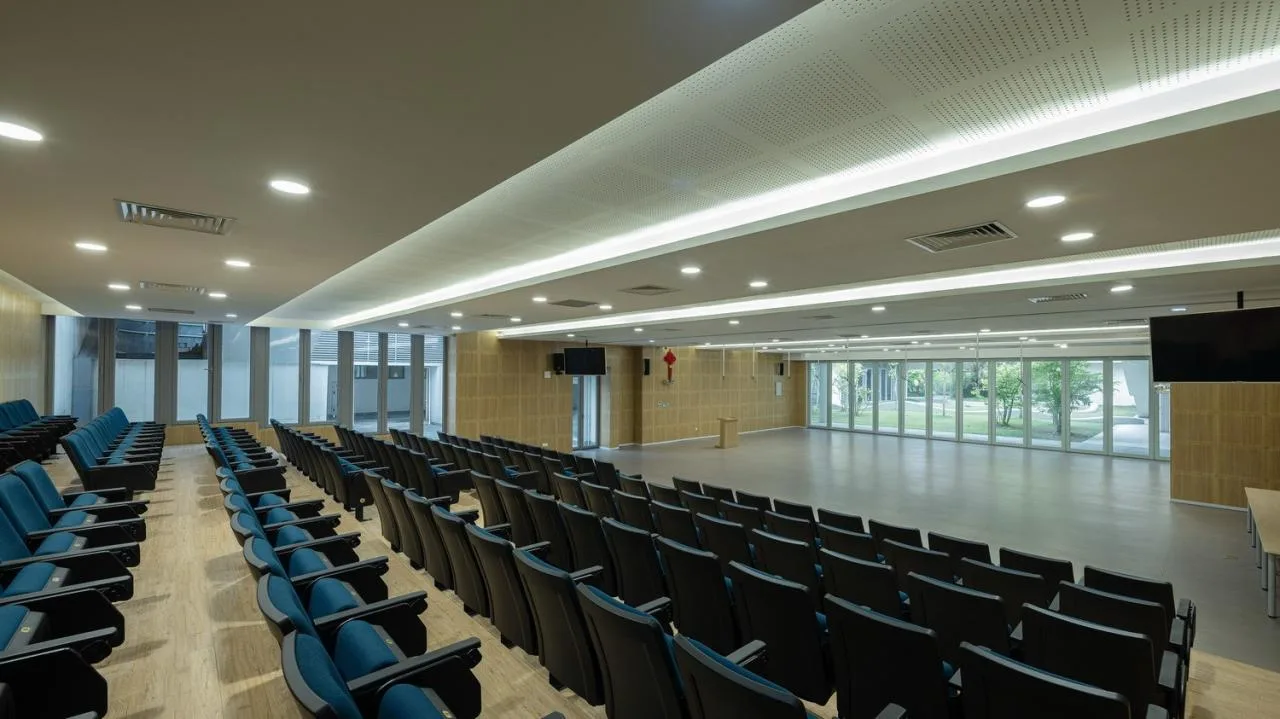 BIM Architecture | Chongqing Liangjiang People's Primary School: Brave Adventure in Nature/Gad