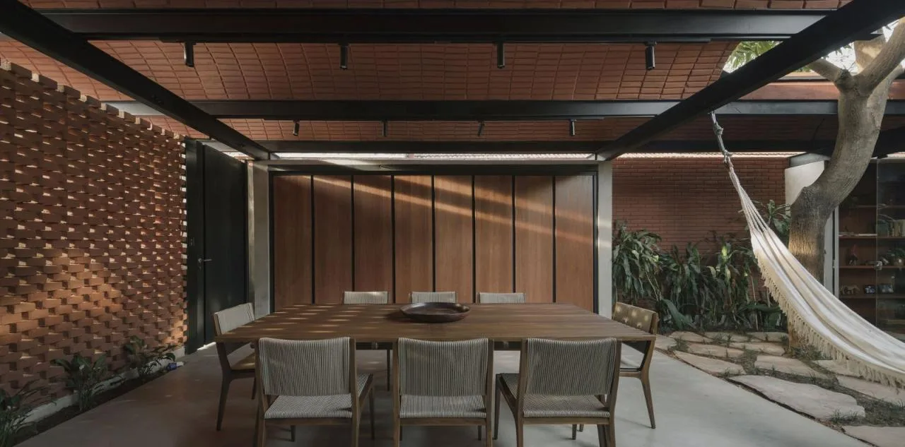BIM Architecture | Handmade pressed brick and wood construction for self owned houses/Equipo de Arquitectura