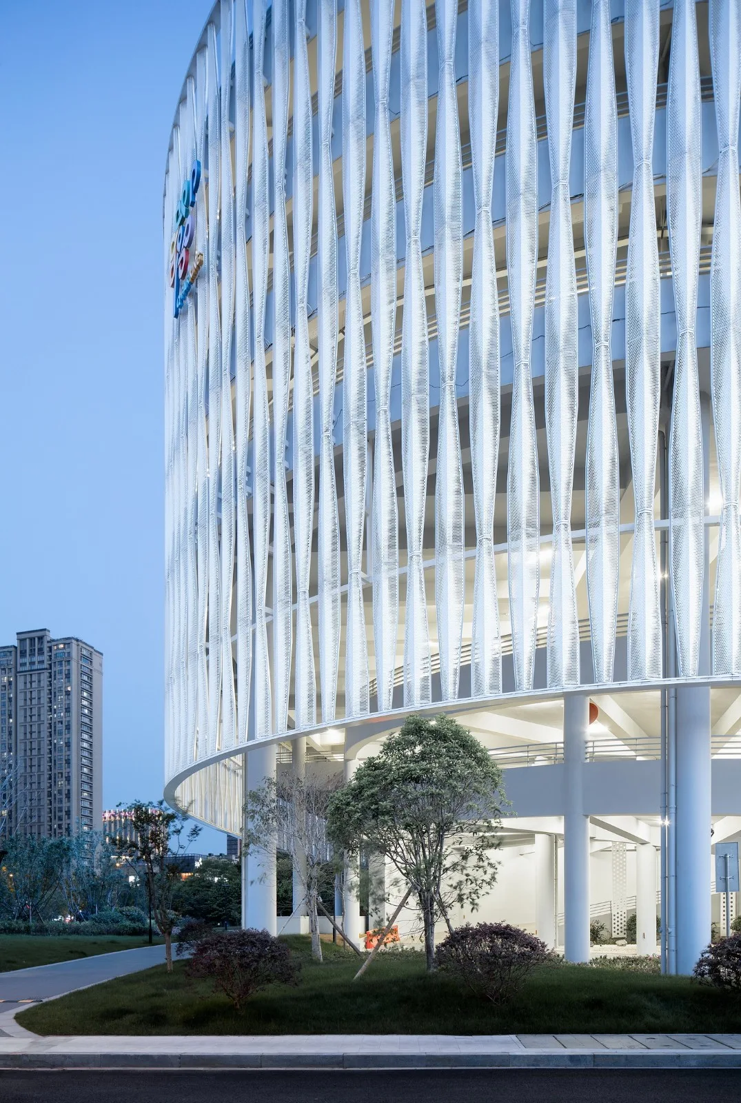 BIM Architecture | Reverse Attack from Parking Buildings: Hangzhou Qiantou Haida Parking Building/Zhejiang University Architectural Design and Research Institute Co., Ltd
