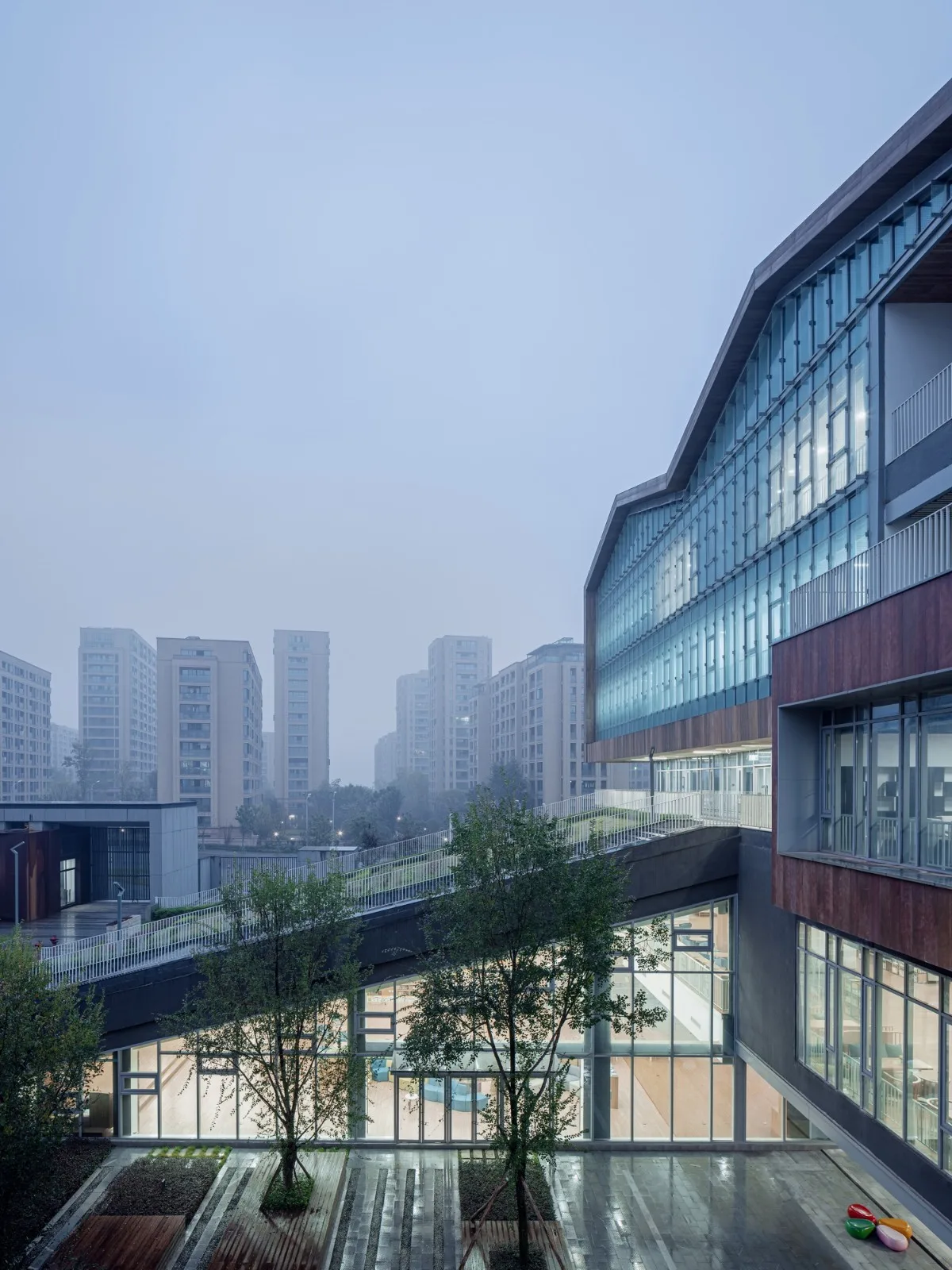 BIM Architecture | Chongqing Liangjiang People's Primary School: Brave Adventure in Nature/Gad
