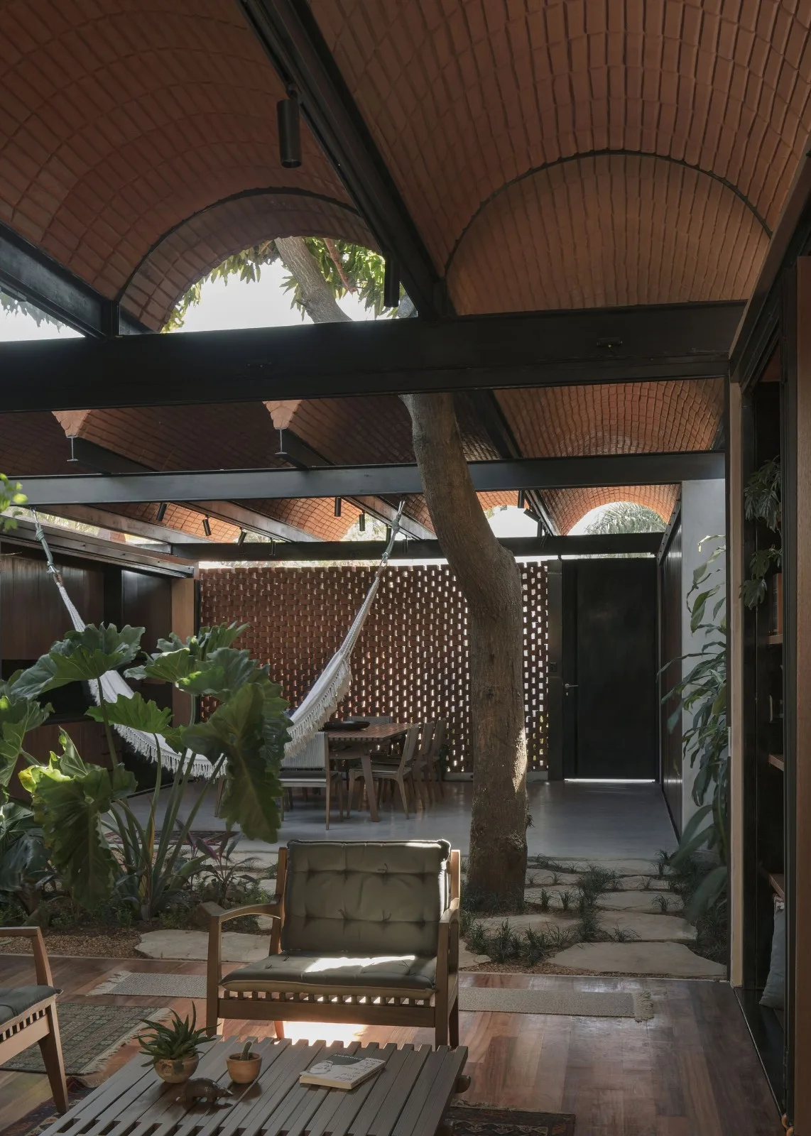 BIM Architecture | Handmade pressed brick and wood construction for self owned houses/Equipo de Arquitectura