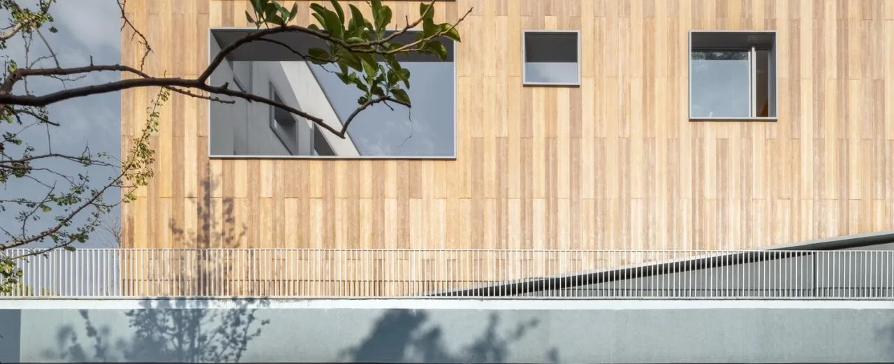 BIM Architecture | Chongqing Liangjiang People's Primary School: Brave Adventure in Nature/Gad