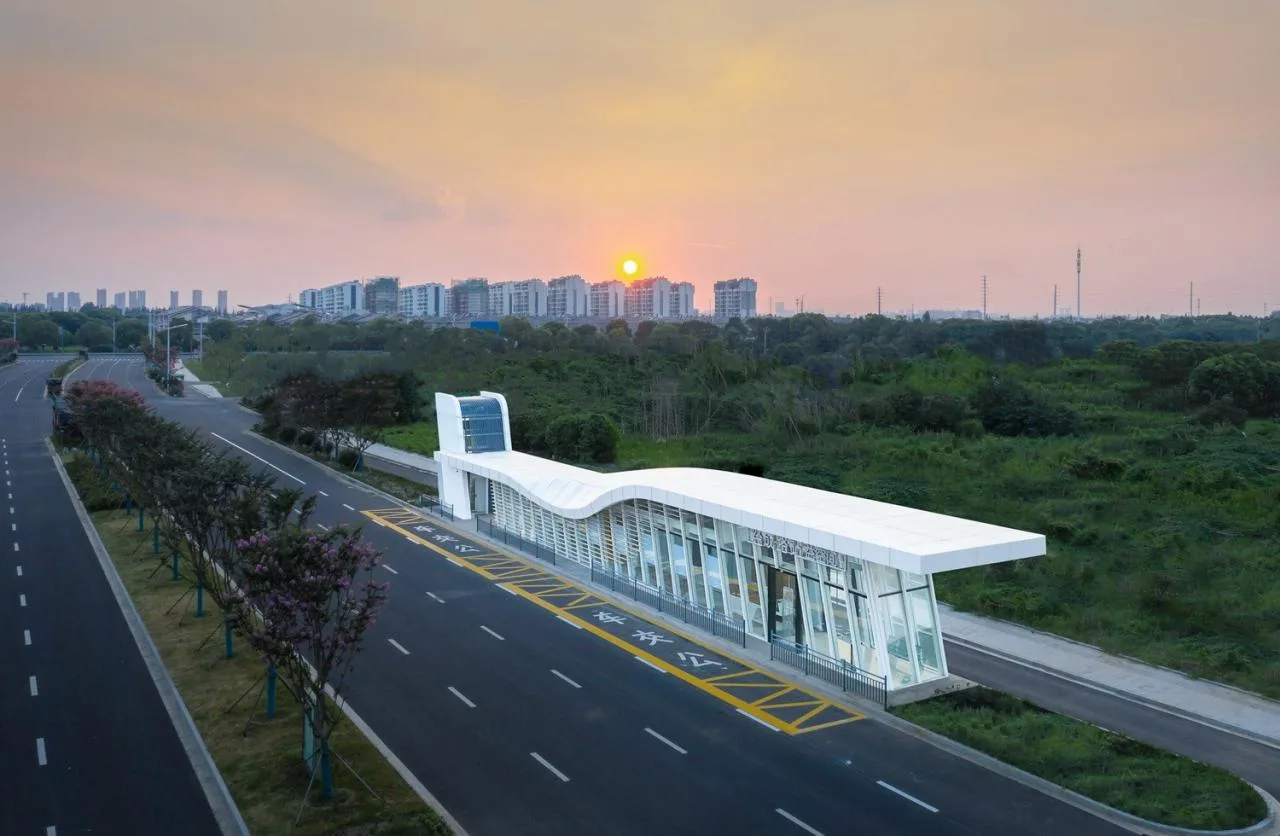 BIM Architecture | Interesting Waiting: Zhangjiagang High speed Railway New City Bus Stop Design/Zhongheng Design