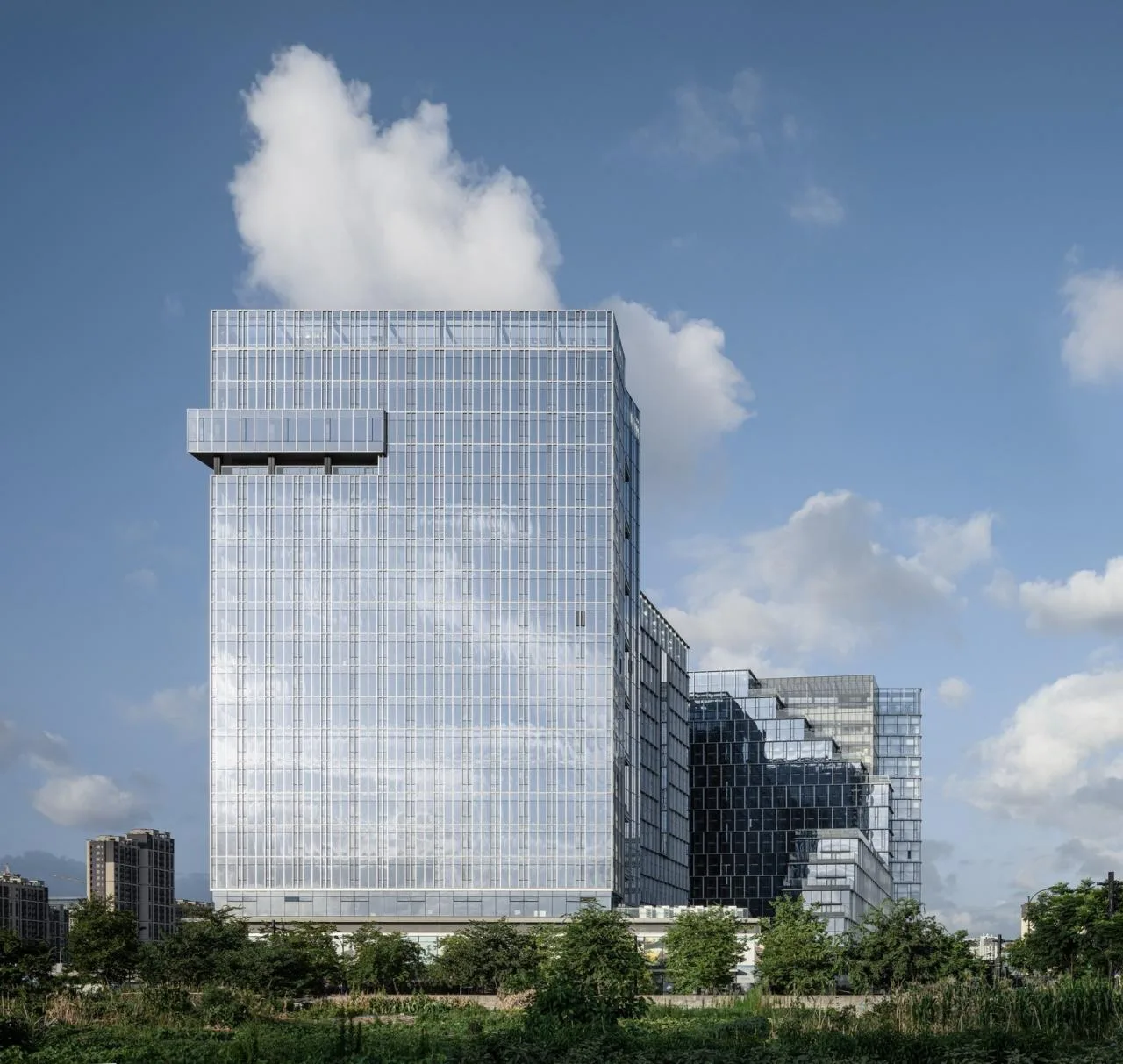 BIM Architecture | Vertical Exploration of Shared Life, Spring Tree Cloud Architecture/Gad