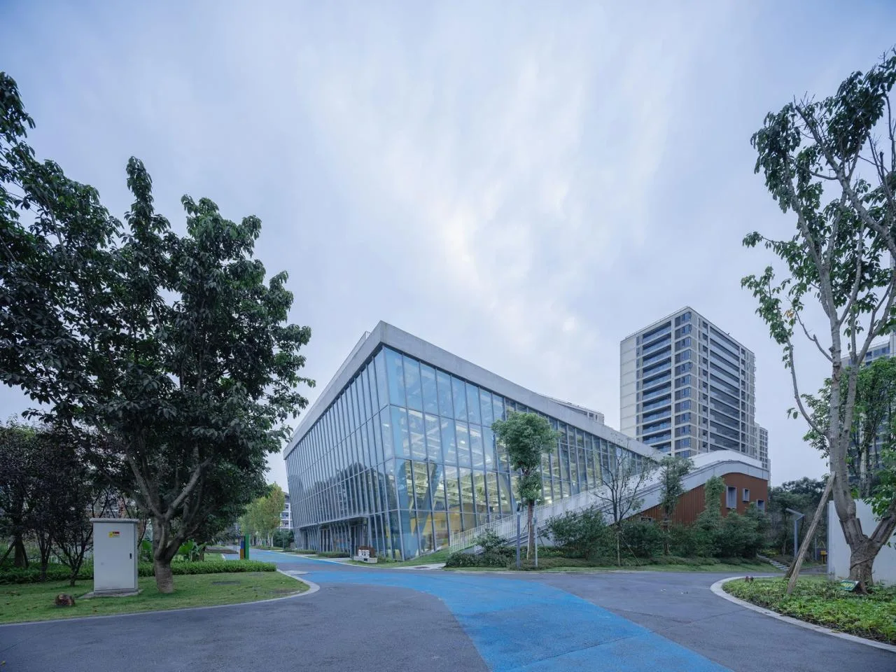 BIM Architecture | Chongqing Liangjiang People's Primary School: Brave Adventure in Nature/Gad