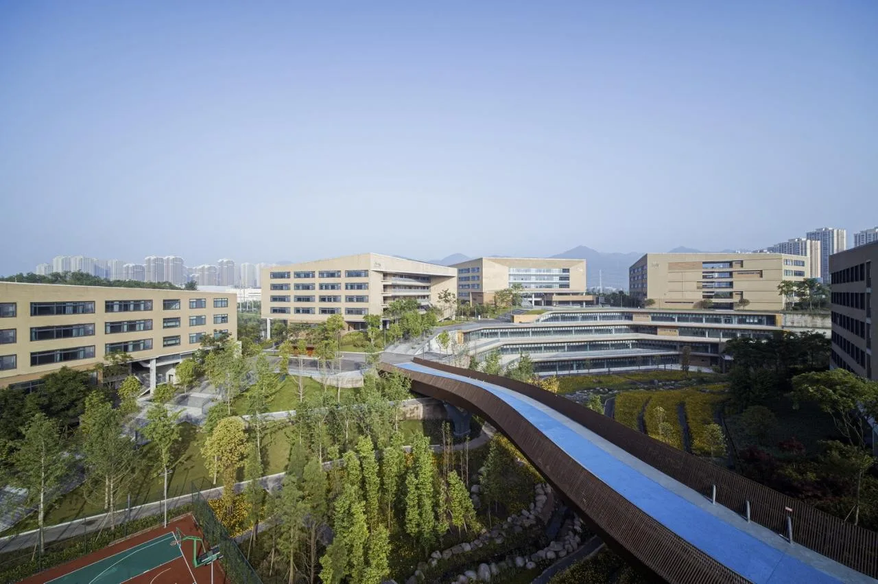 BIM Architecture | Southwest University Affiliated Middle School Liangjiang Campus: Disappearing High Density Campus/Gad