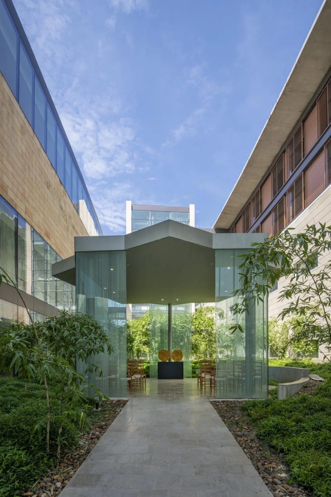 BIM Architecture | Garden style Rehabilitation Hospital/Safdi Architecture Firm