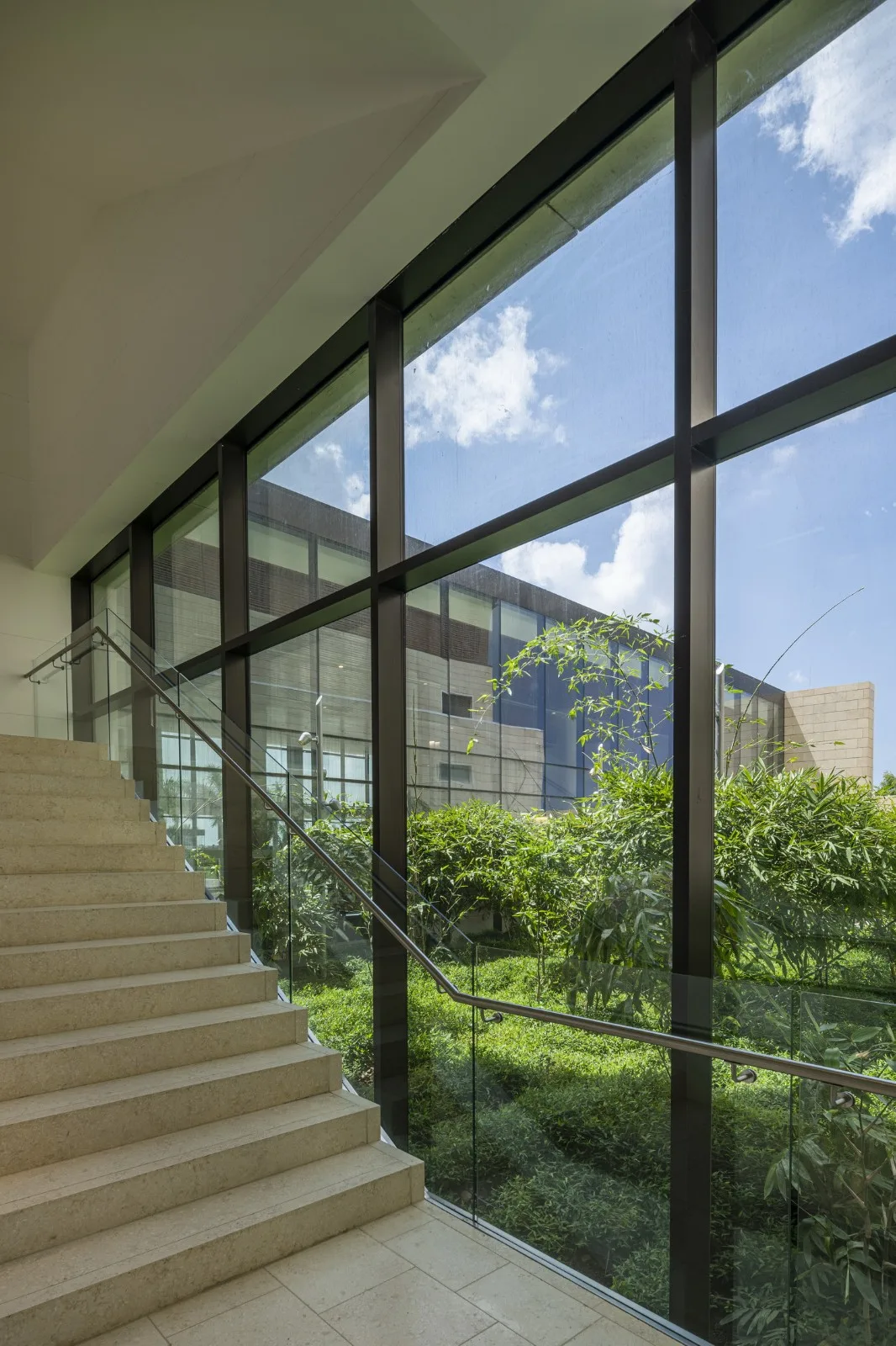BIM Architecture | Garden style Rehabilitation Hospital/Safdi Architecture Firm