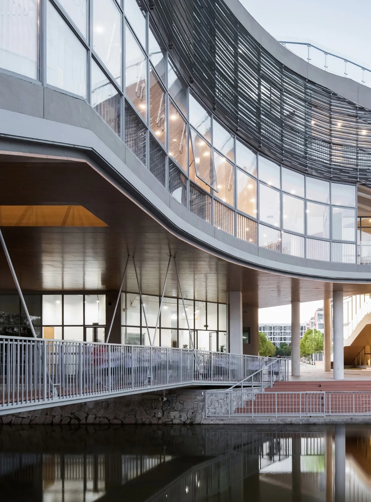 BIM Architecture | Bridge Teaching Building - Yancheng Foreign Language School Innovation Center/General Architecture