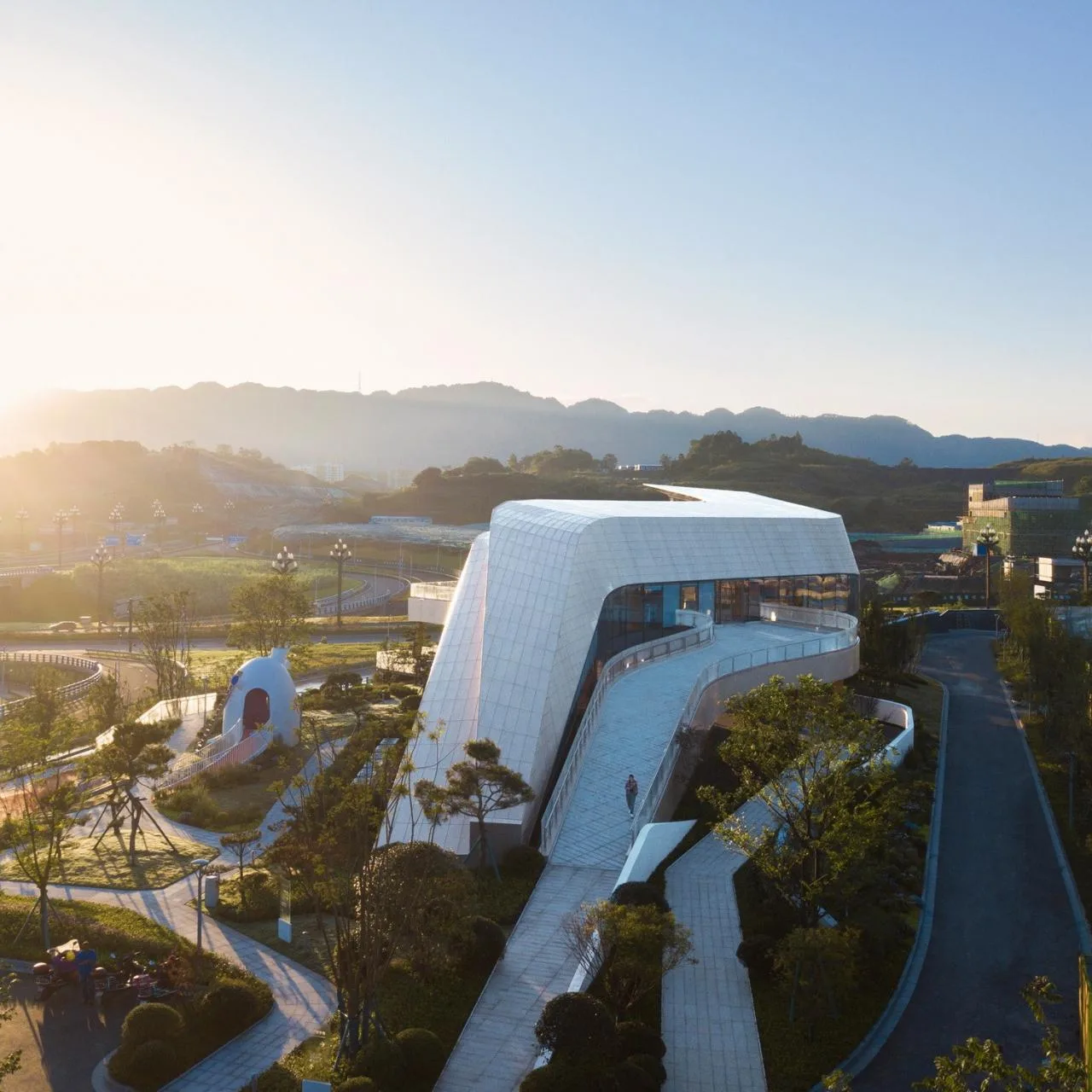 BIM Architecture | Integrated Design of Wooden Construction | Yibin Bai Lan Aesthetics Museum: How does architecture grow on the ground?