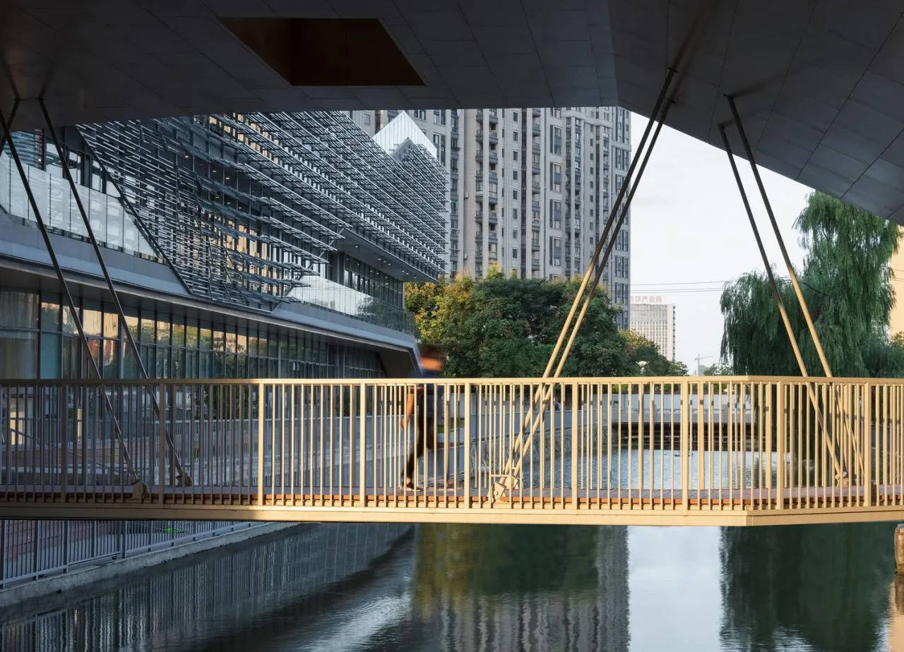BIM Architecture | Bridge Teaching Building - Yancheng Foreign Language School Innovation Center/General Architecture