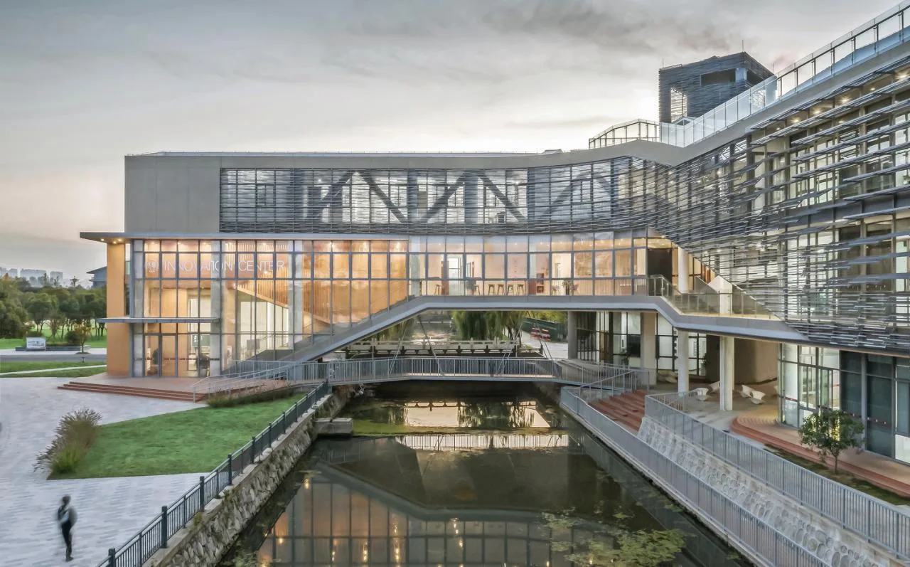 BIM Architecture | Bridge Teaching Building - Yancheng Foreign Language School Innovation Center/General Architecture