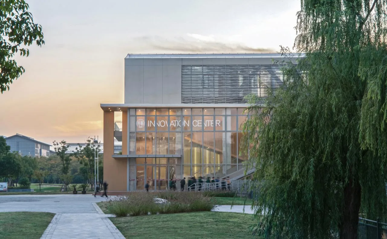 BIM Architecture | Bridge Teaching Building - Yancheng Foreign Language School Innovation Center/General Architecture