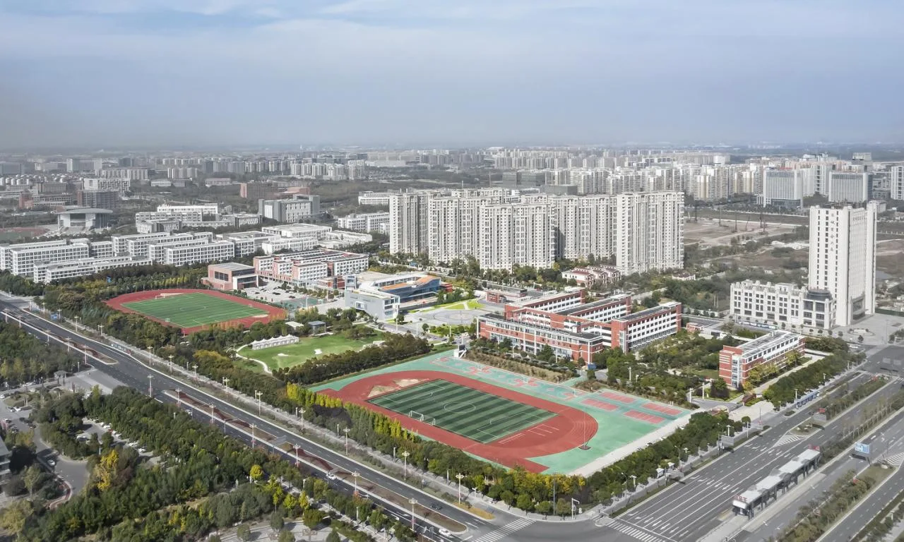 BIM Architecture | Bridge Teaching Building - Yancheng Foreign Language School Innovation Center/General Architecture