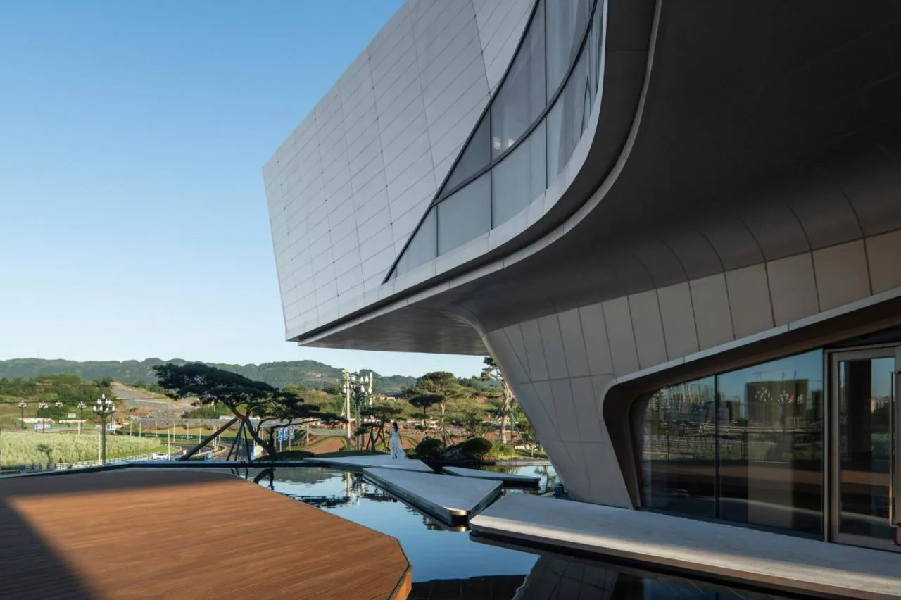 BIM Architecture | Integrated Design of Wooden Construction | Yibin Bai Lan Aesthetics Museum: How does architecture grow on the ground?
