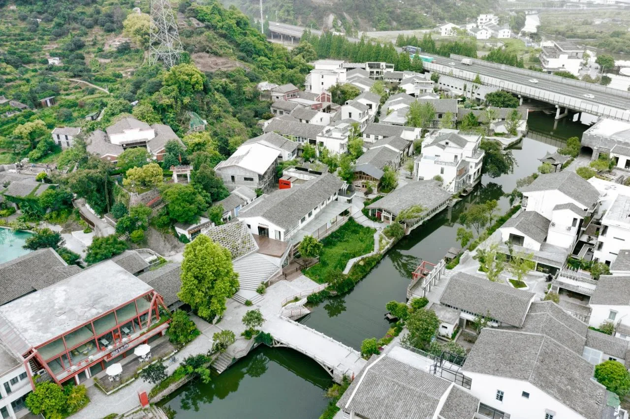 BIM Architecture | Small Architecture in Mountain Village Renovation: Flower of Mountain Roots/Spectral Architecture