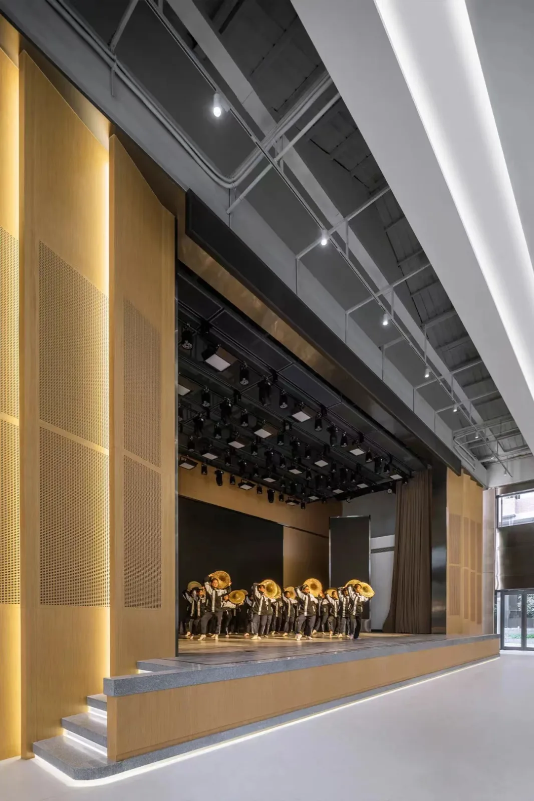 BIM Architecture | Recalling Middle School Days, Did You Accompany a Great Auditorium? | UUA