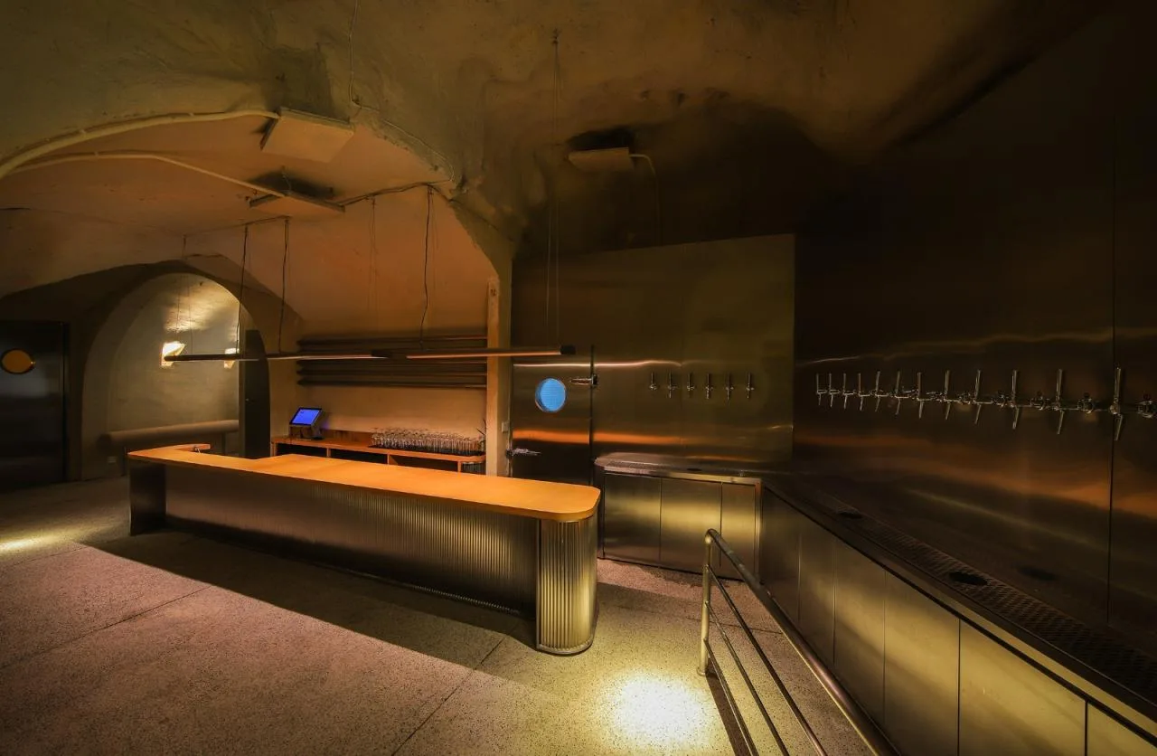 BIM Architecture | Caver - Bar in Airway/itD Studio
