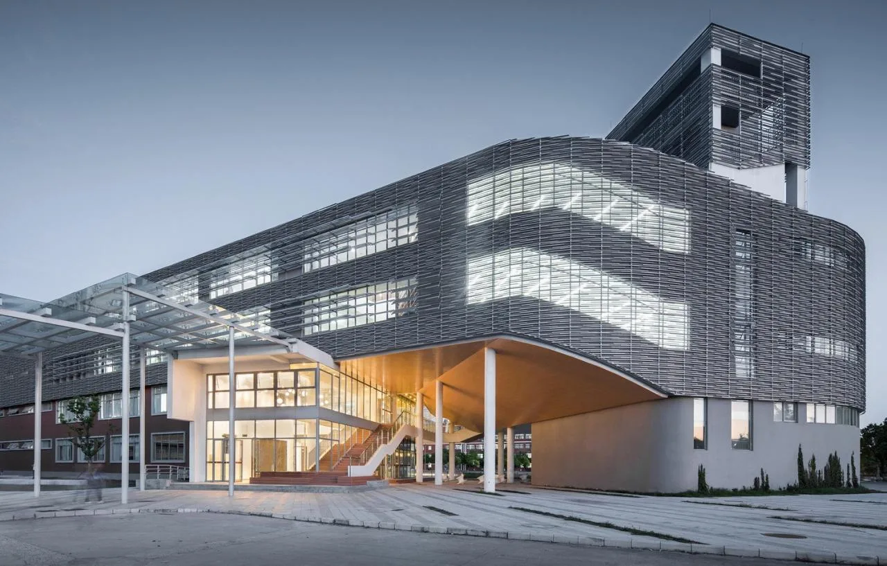 BIM Architecture | Bridge Teaching Building - Yancheng Foreign Language School Innovation Center/General Architecture