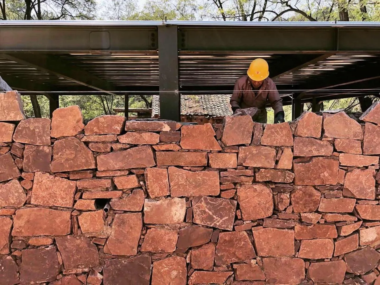 BIM Architecture | Coexistence with Trees and Old Earth Walls - Armory Coffee/Three Culture Architecture