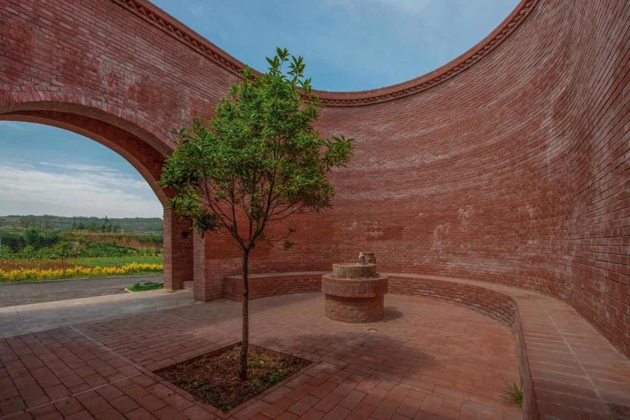 BIM Architecture | Lizigou Village Red Brick Natural Auditorium/KEYWORKS+Reng Architecture