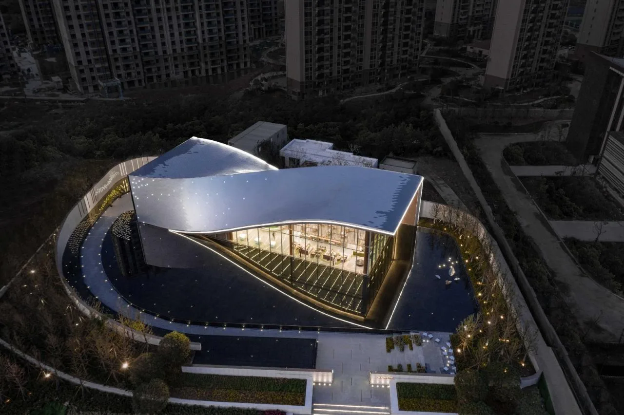 BIM Architecture | Wuhan Urban Construction · Huashan Impression: Dynamic Twisting/Execution Design