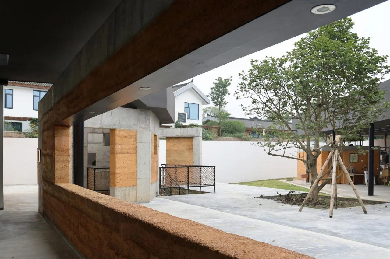 BIM Architecture | Mingting Rural Natural School/Vibrant and Splashing Architecture Studio