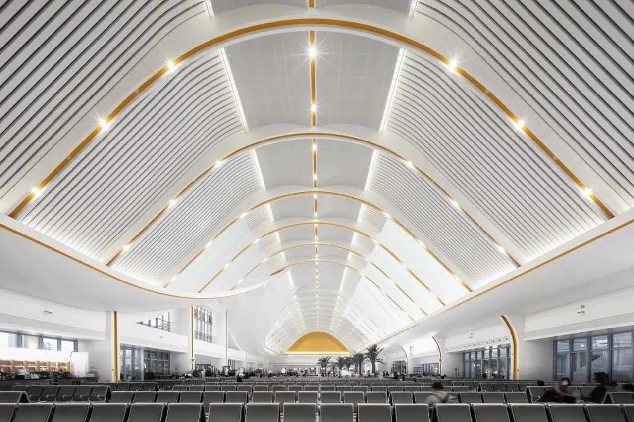 Station hall lighting details