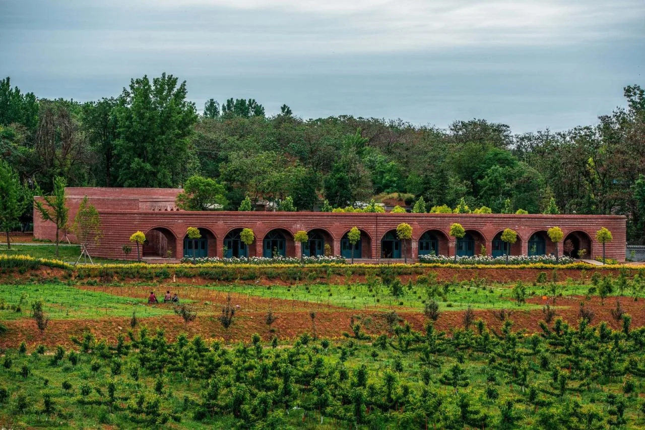 BIM Architecture | Lizigou Village Red Brick Natural Auditorium/KEYWORKS+Reng Architecture