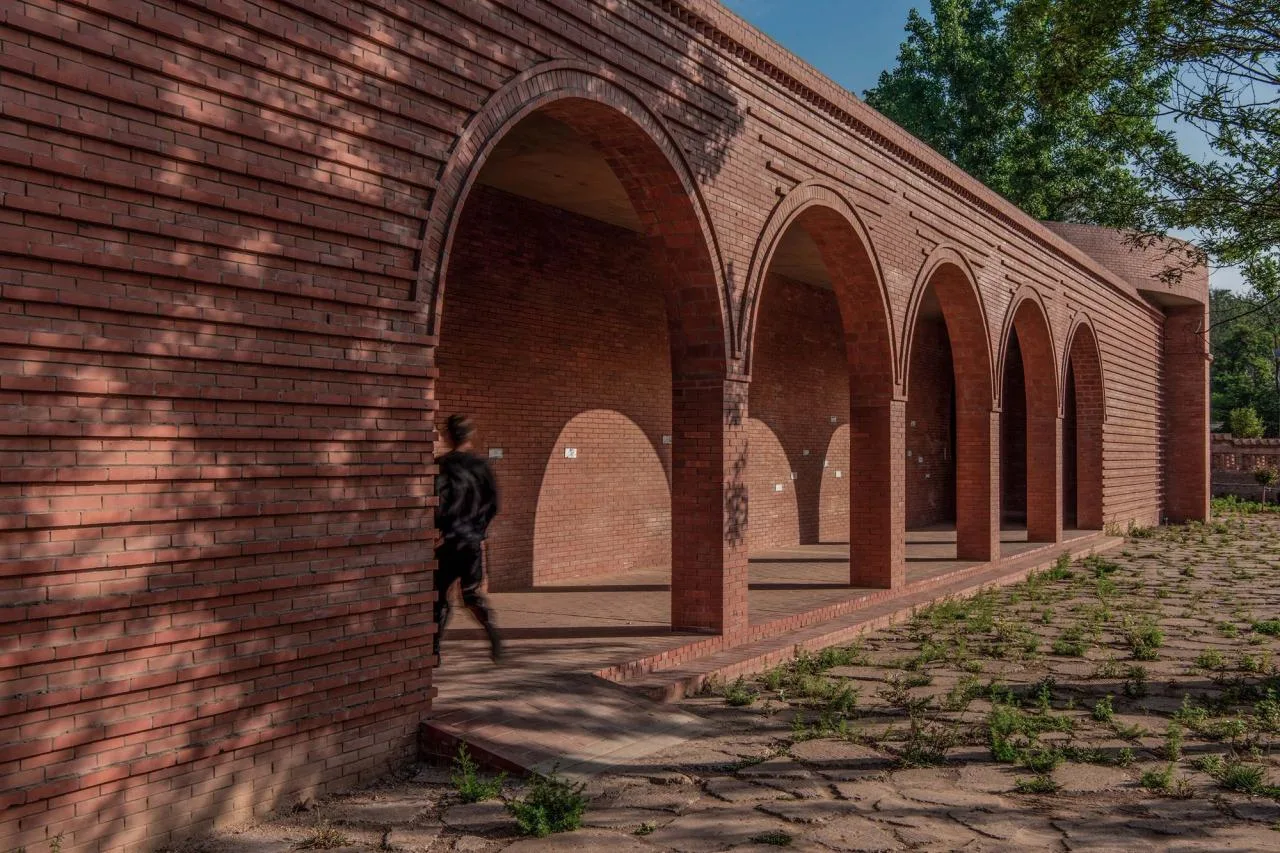BIM Architecture | Lizigou Village Red Brick Natural Auditorium/KEYWORKS+Reng Architecture
