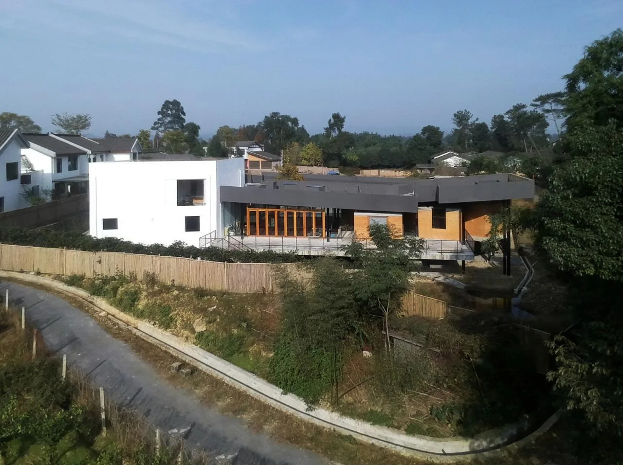 BIM Architecture | Mingting Rural Natural School/Vibrant and Splashing Architecture Studio