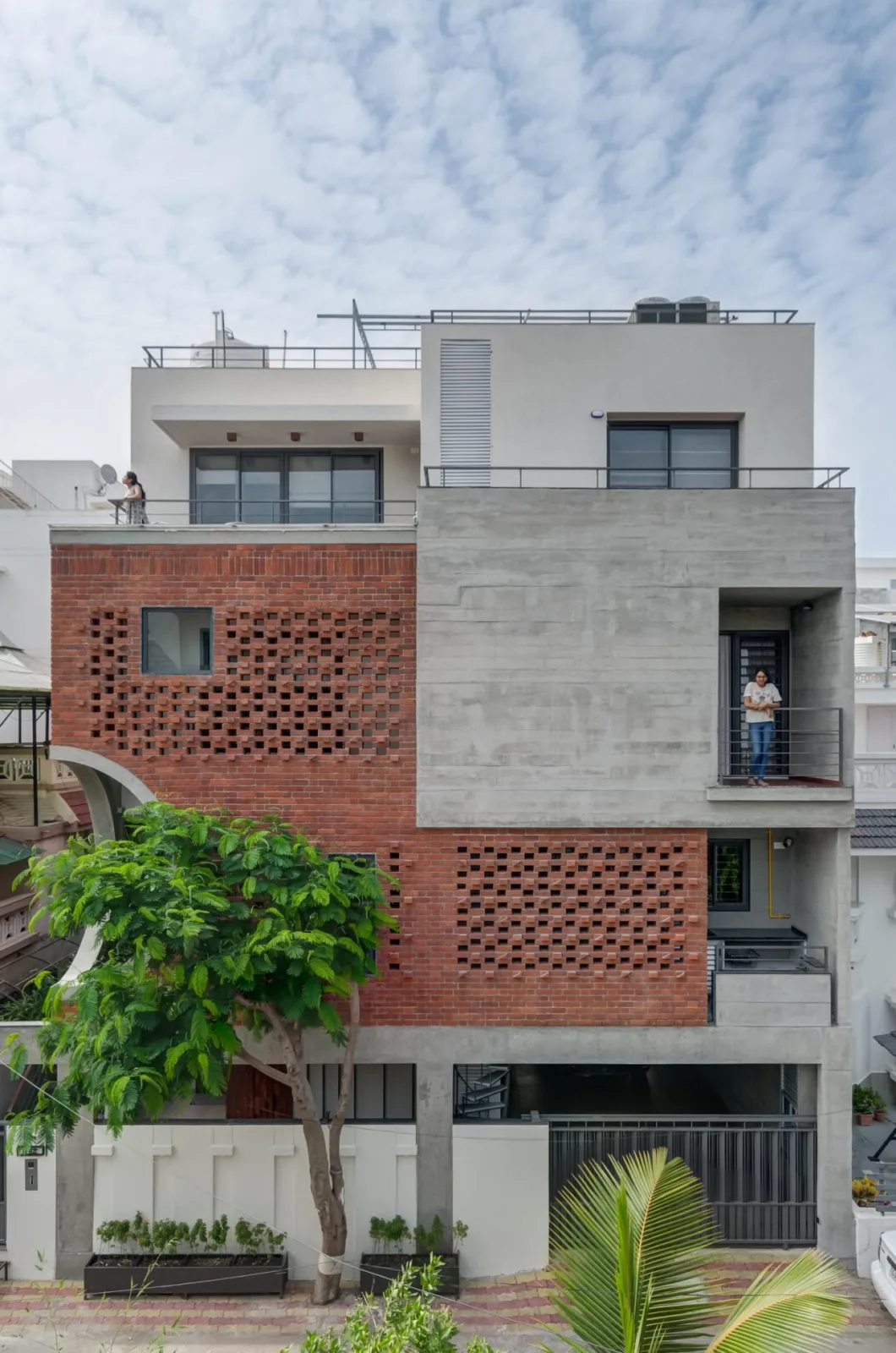 BIM Architecture | Three Generations Under One Roof: Samruddhi Residence/AANGAN Architects