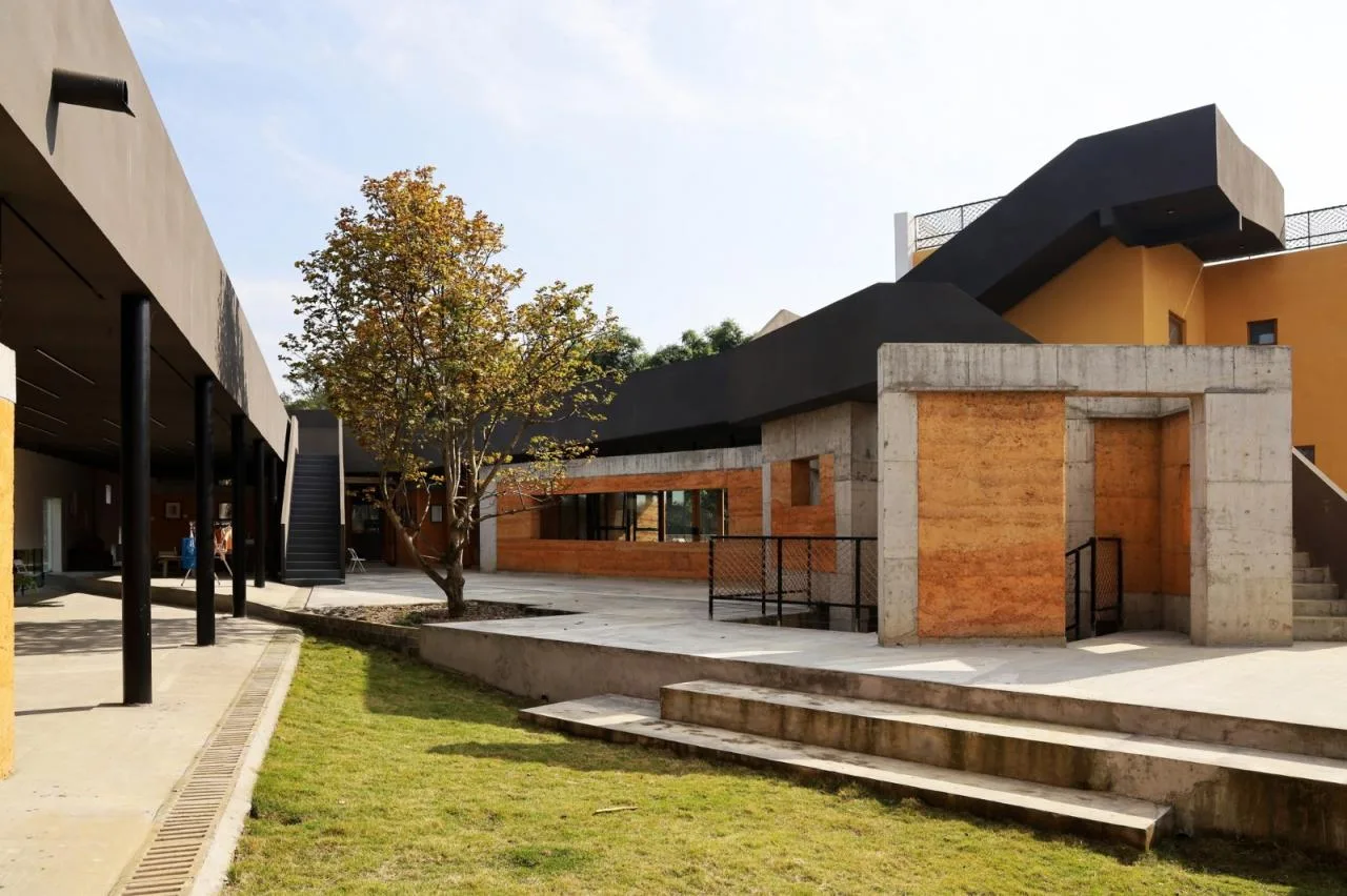 BIM Architecture | Mingting Rural Natural School/Vibrant and Splashing Architecture Studio