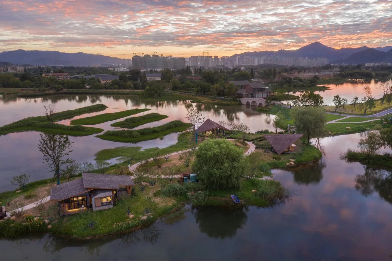 BIM Architecture | Fuyang Yangpi Lake Wetland Ecological Hotel/Jianlin Architecture