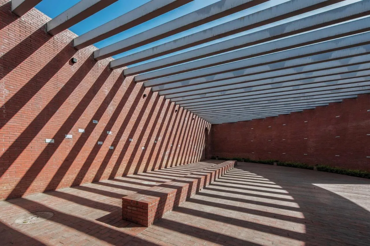 BIM Architecture | Lizigou Village Red Brick Natural Auditorium/KEYWORKS+Reng Architecture