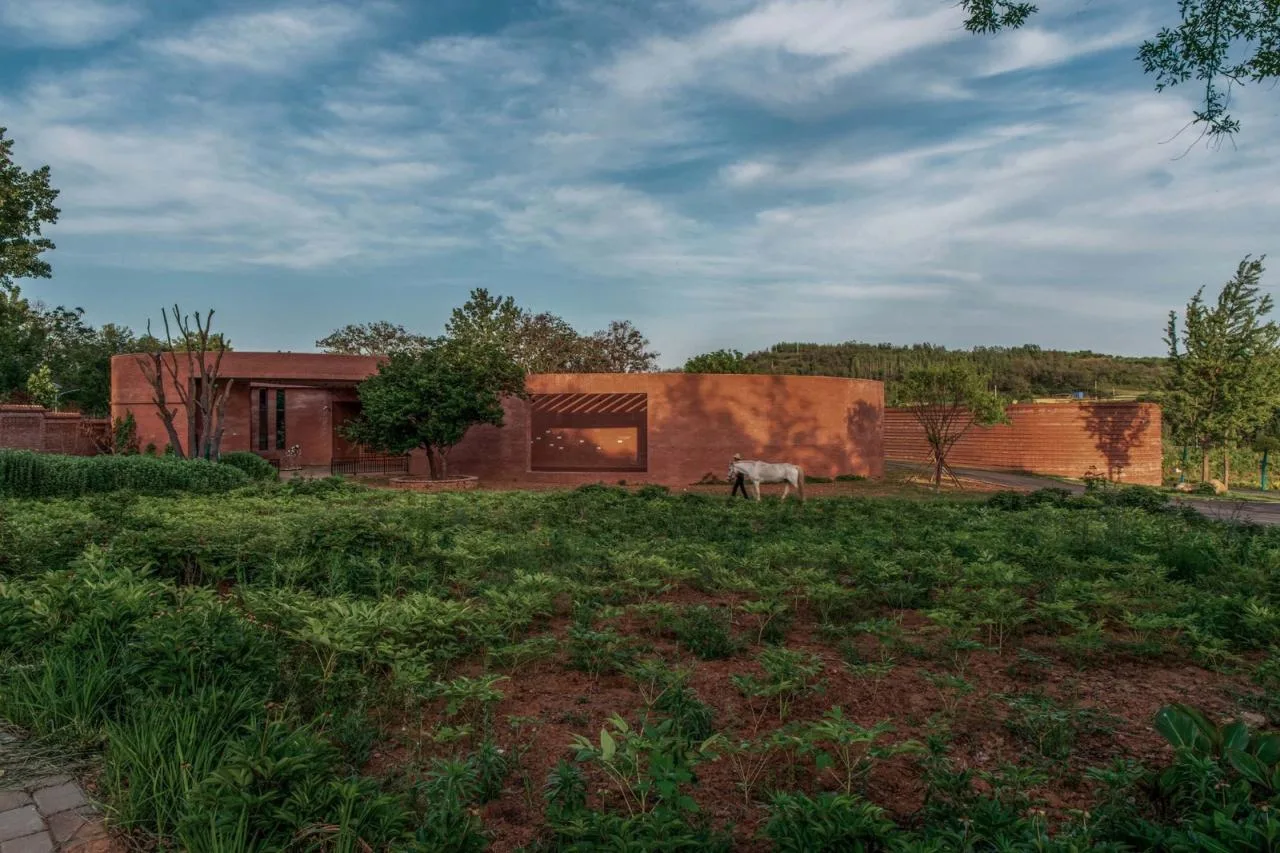 BIM Architecture | Lizigou Village Red Brick Natural Auditorium/KEYWORKS+Reng Architecture