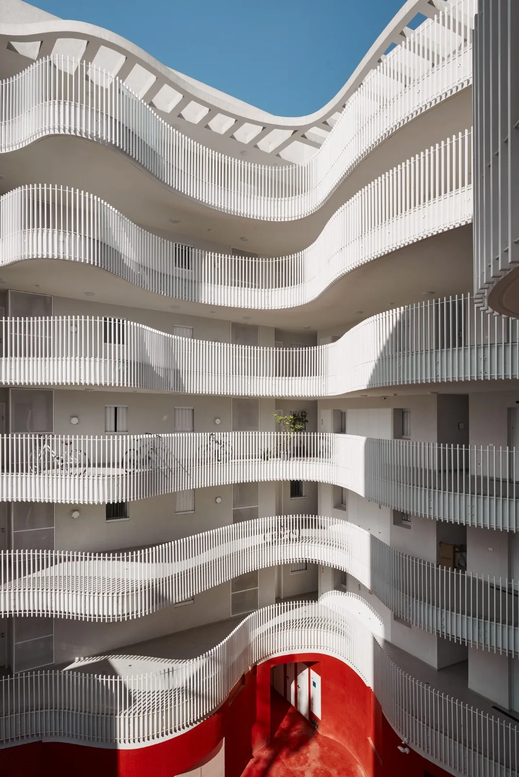 BIM Architecture | Drift like Central Apartment Building/HQ Architects