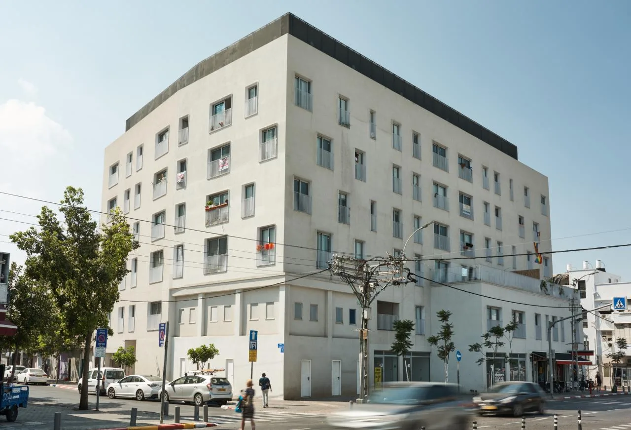 BIM Architecture | Drift like Central Apartment Building/HQ Architects