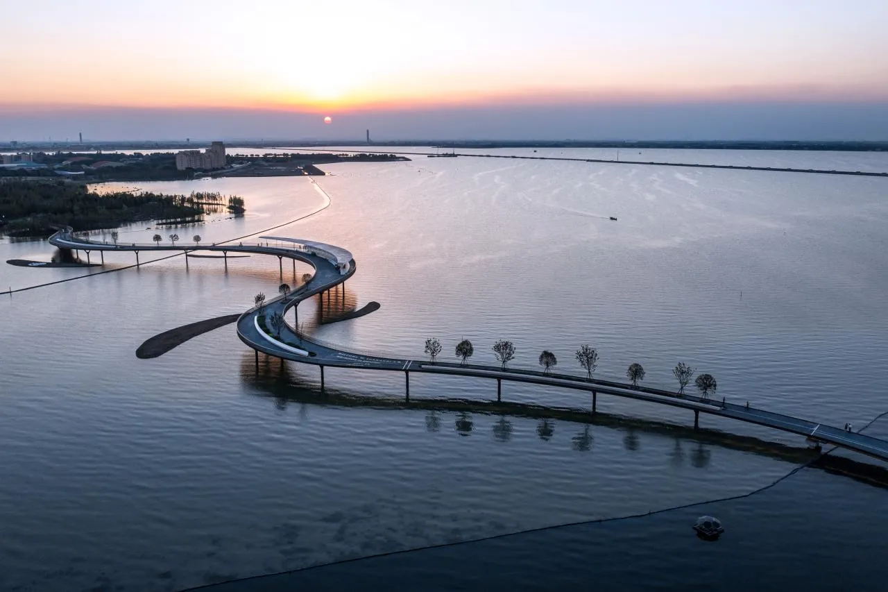 BIM Architecture | Huan Yuan Dang Through Bridge: A Hybrid Infrastructure/BAU Architecture and Urban Design Firm