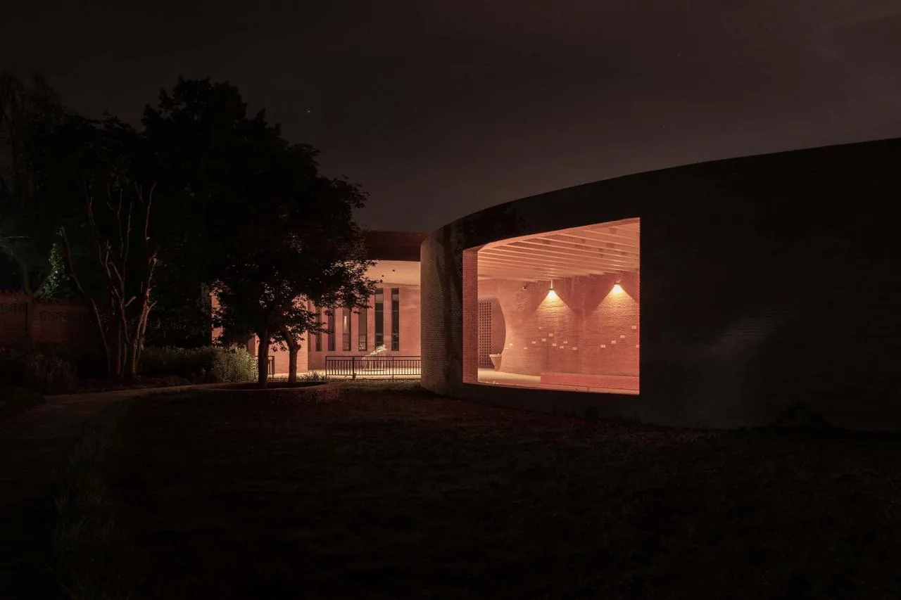 BIM Architecture | Lizigou Village Red Brick Natural Auditorium/KEYWORKS+Reng Architecture