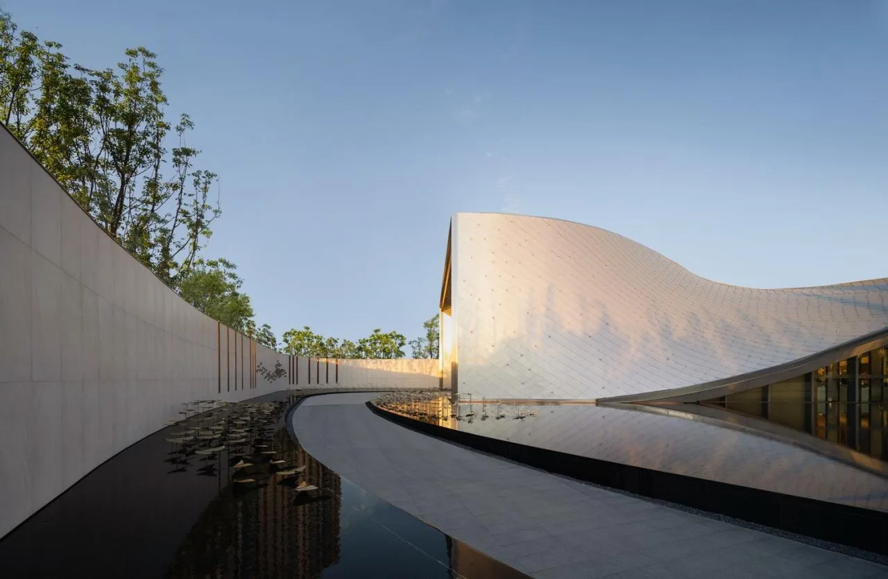 BIM Architecture | Wuhan Urban Construction · Huashan Impression: Dynamic Twisting/Execution Design