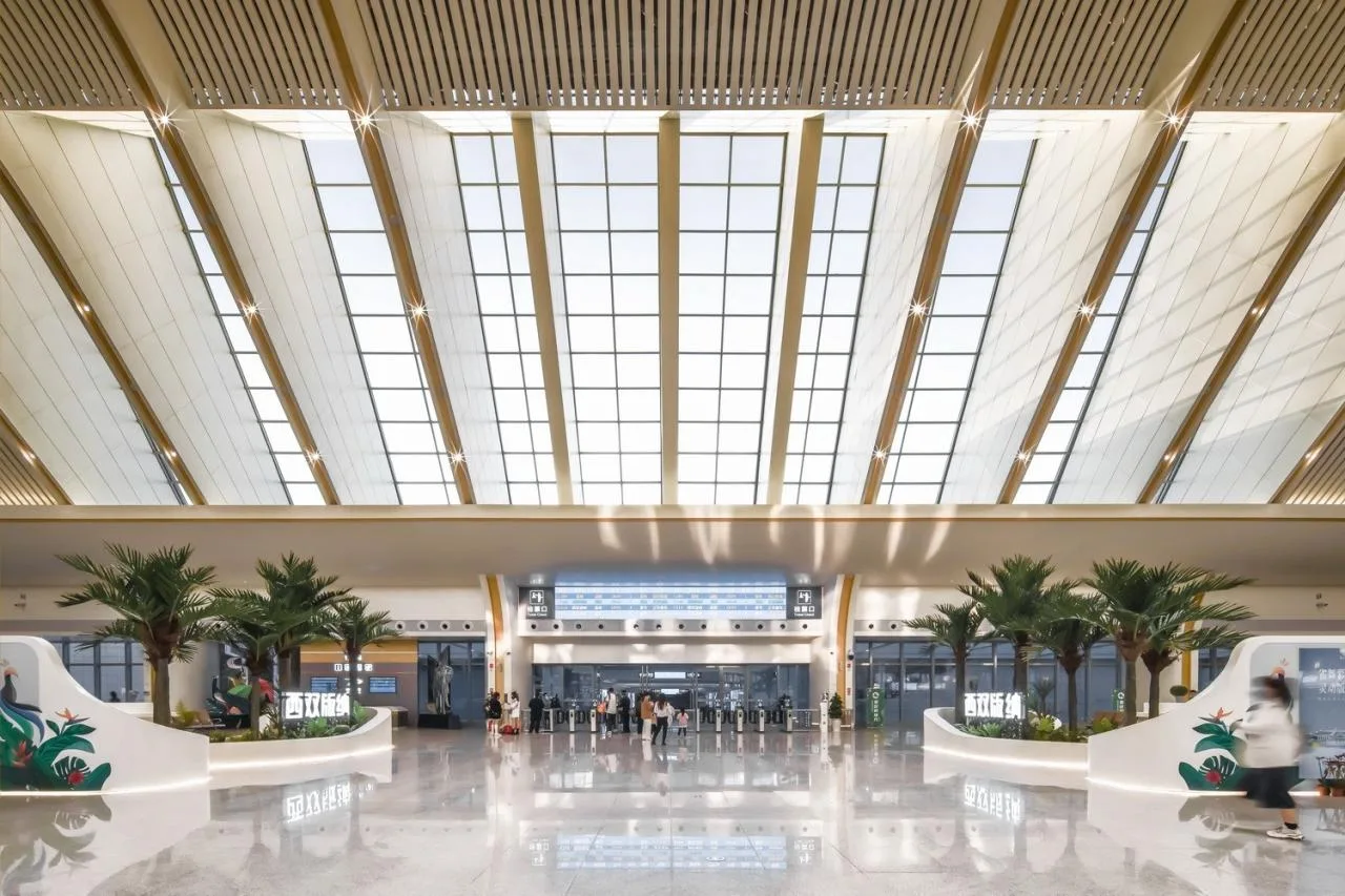 Close-up of entrance and boarding security check area