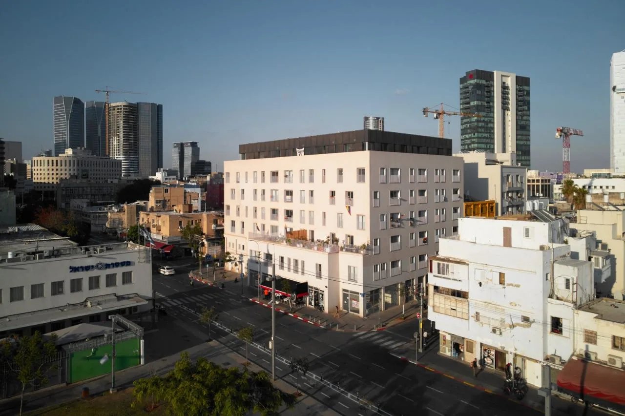 BIM Architecture | Drift like Central Apartment Building/HQ Architects