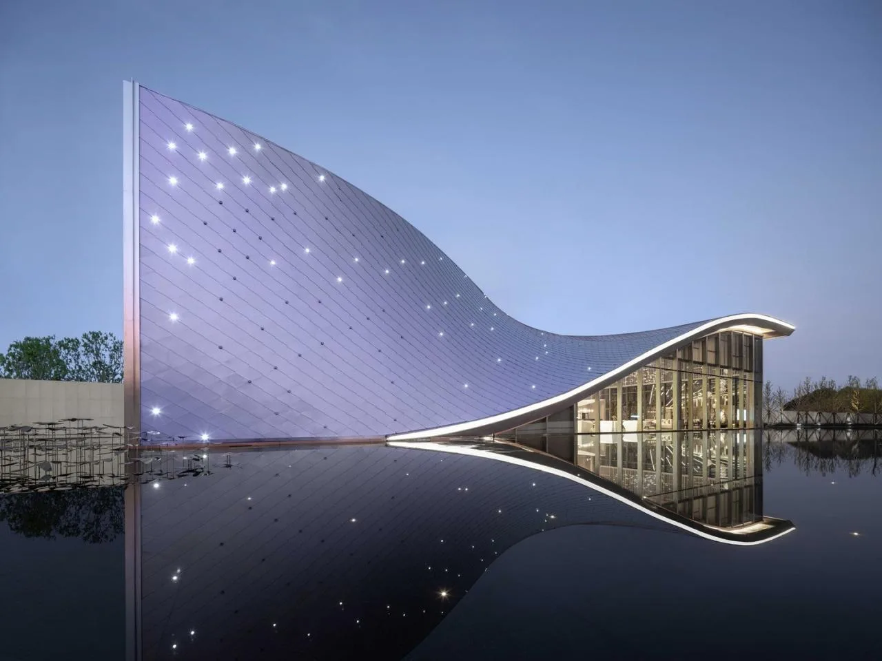 BIM Architecture | Wuhan Urban Construction · Huashan Impression: Dynamic Twisting/Execution Design