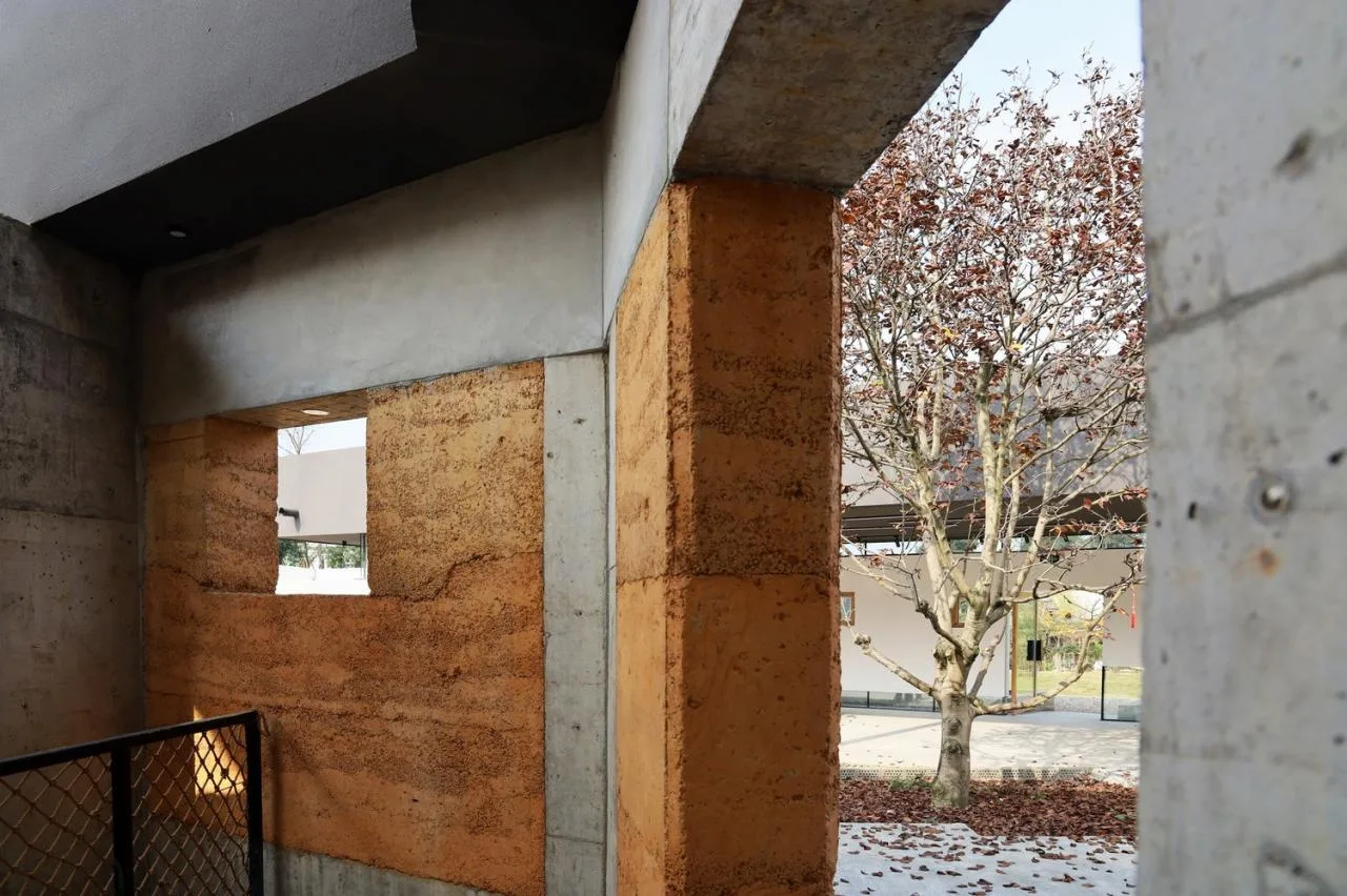 BIM Architecture | Mingting Rural Natural School/Vibrant and Splashing Architecture Studio