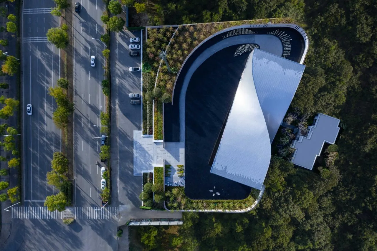 BIM Architecture | Wuhan Urban Construction · Huashan Impression: Dynamic Twisting/Execution Design