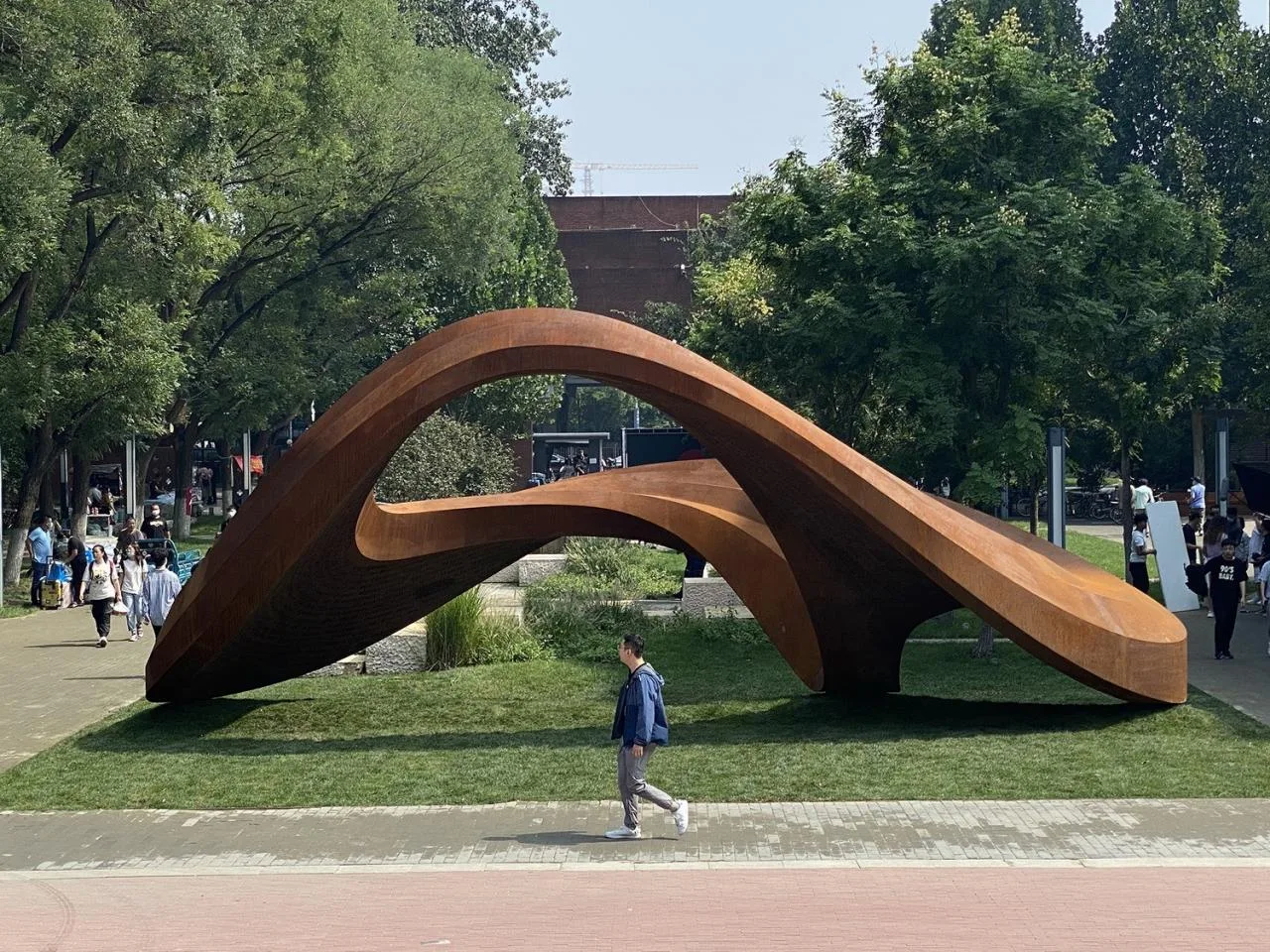 BIM Architecture | "Endless" - Public Art Works Commemorating the 80th Anniversary of Beijing Foreign Studies University/New Works by Hu Quanchun