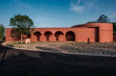 BIM Architecture: Lizigou Village Red Brick Natural Auditorium by KEYWORKS + Reng Architecture-BIM WORLD