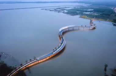 Huan Yuan Dang Through Bridge: A Hybrid Infrastructure and Urban Architecture Firm Using BIM-BIM WORLD